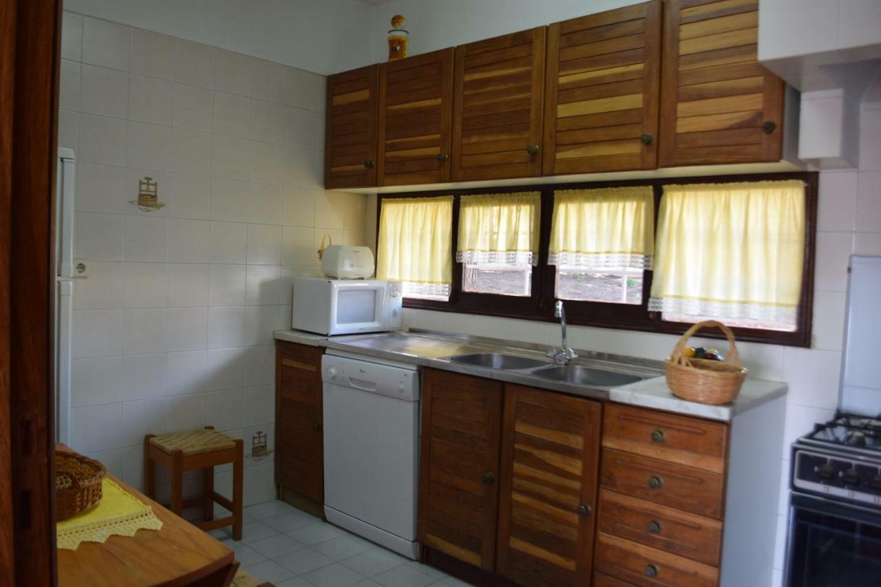 Apartamento T2 Com Piscina E Wifi A 350 Metros Da Praia Olhos de Agua  Kültér fotó